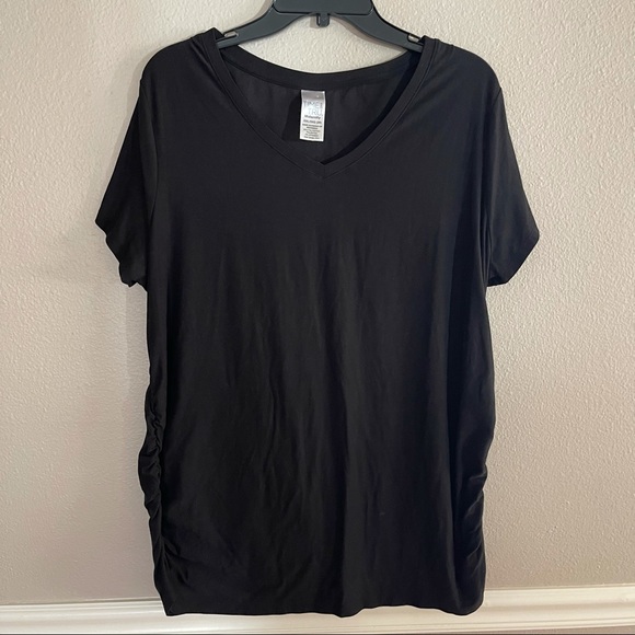 Time & Tru Black Side Ruched V-neck Maternity Top - Picture 6 of 15